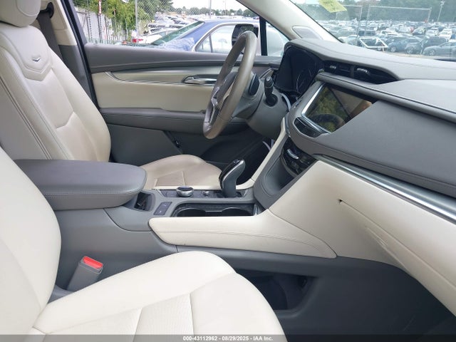 2022 CADILLAC XT5 1GYKNDR44NZ158670 Photo 4