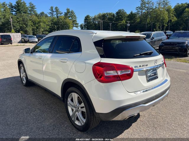 2018 MERCEDES-BENZ GLA WDCTG4GB8JJ367113 Photo 2
