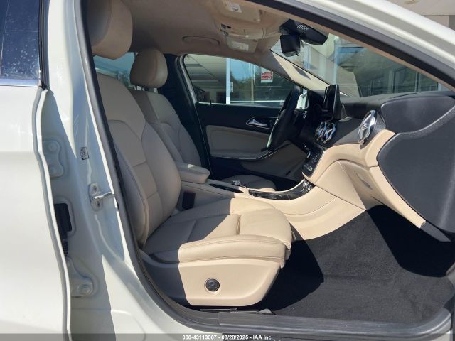 2018 MERCEDES-BENZ GLA WDCTG4GB8JJ367113 Photo 4