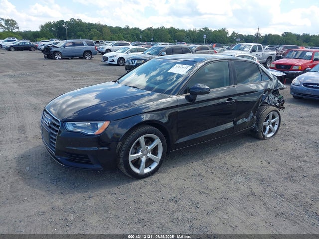 2015 AUDI A3 WAUBFGFF9F1007105 Photo 1