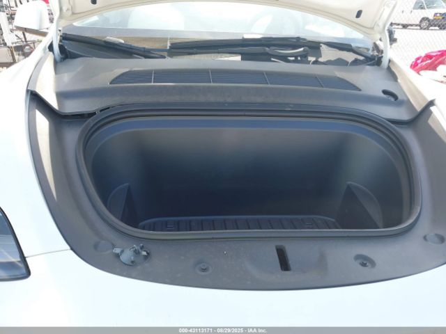 2023 TESLA MODEL Y 7SAYGDEE0PF890671 Photo 9