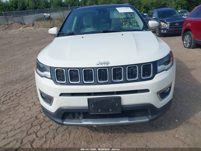 Jeep Compass 2018 3C4NJDCB8JT211765 Image 11