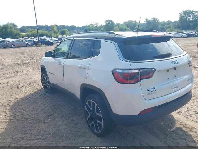Jeep Compass 2018 3C4NJDCB8JT211765 Image 3