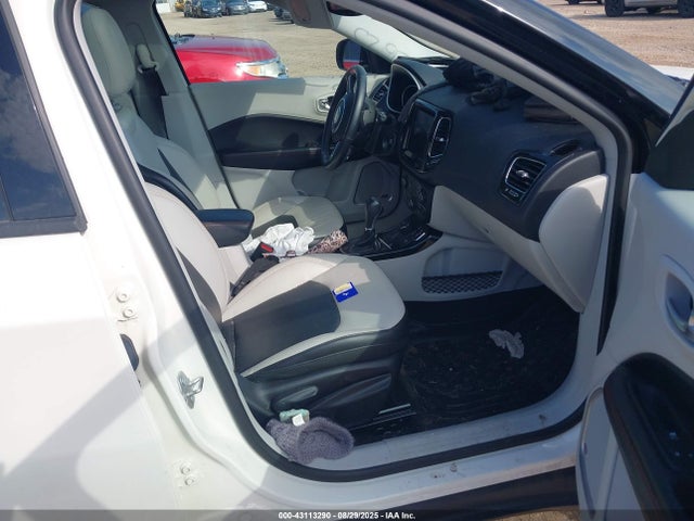 Jeep Compass 2018 3C4NJDCB8JT211765 Image 5