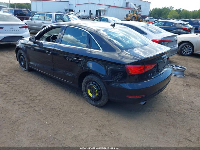 2015 AUDI A3 WAUEFGFF2F1122223 Photo 2