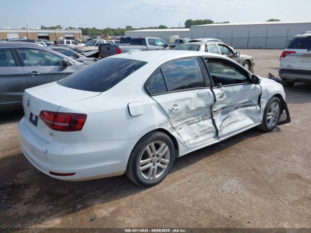 2018 VOLKSWAGEN JETTA 3VW2B7AJ3JM211076 Photo 3
