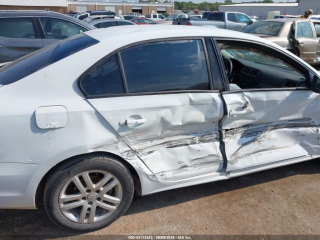 2018 VOLKSWAGEN JETTA 3VW2B7AJ3JM211076 Photo 5