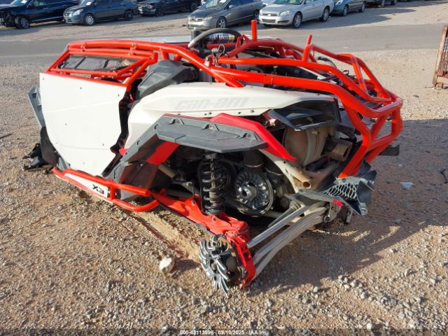 2022 CAN-AM MAVERICK X3 3JBVVAV48NE001715 Photo 2