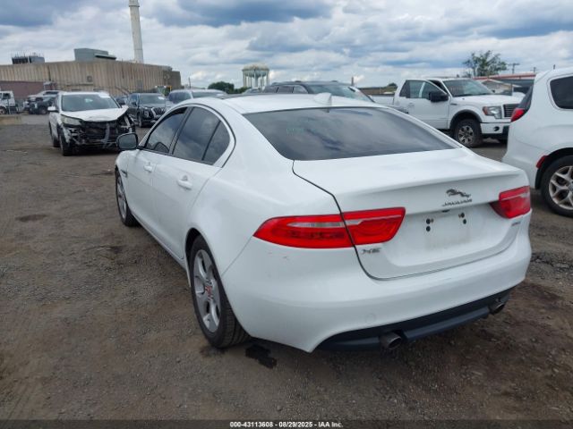 2018 JAGUAR XE SAJAR4FX5JCP31465 Photo 2