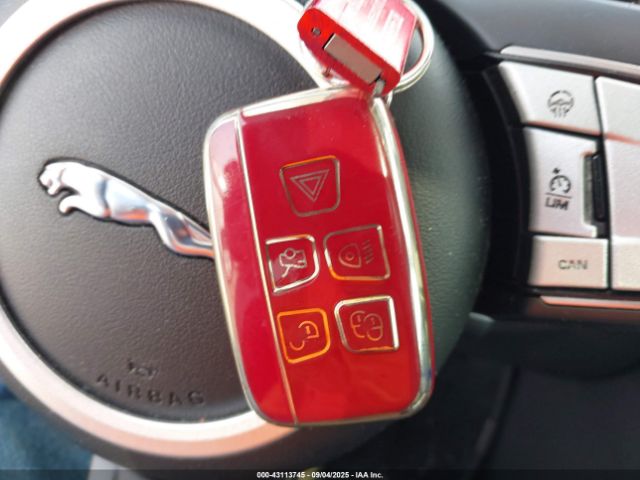 2017 JAGUAR XE SAJAJ4BNXHA953792 Photo 10