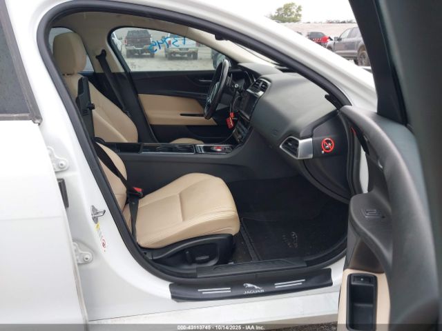 2017 JAGUAR XE SAJAJ4BNXHA953792 Photo 4