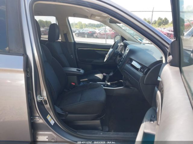 2019 MITSUBISHI OUTLANDER JA4AZ3A38KZ015438 Photo 4