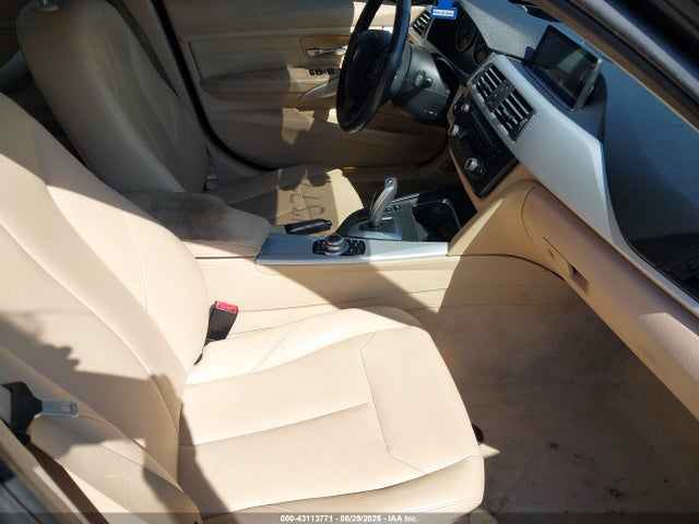 43113771 :رقم المزاد ، WBA3A5C53CF341194 vin ، 2012 Bmw 328i مزاد بيع