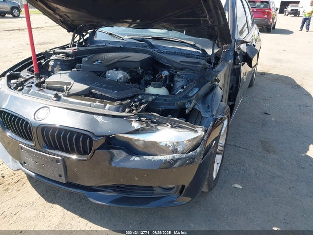 43113771 :رقم المزاد ، WBA3A5C53CF341194 vin ، 2012 Bmw 328i مزاد بيع