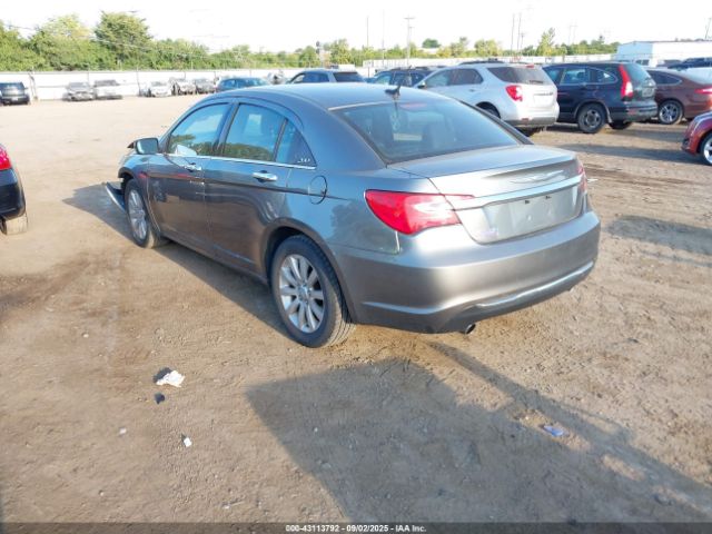 2013 CHRYSLER 200 1C3CCBCG3DN601814 Photo 2