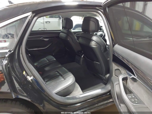 WAU8DAF88KN005959 Audi 2019