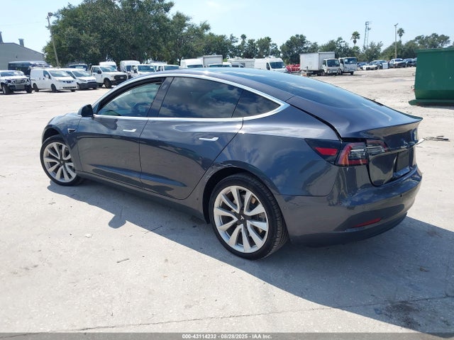 2018 TESLA MODEL 3 5YJ3E1EA0JF047747 Photo 2