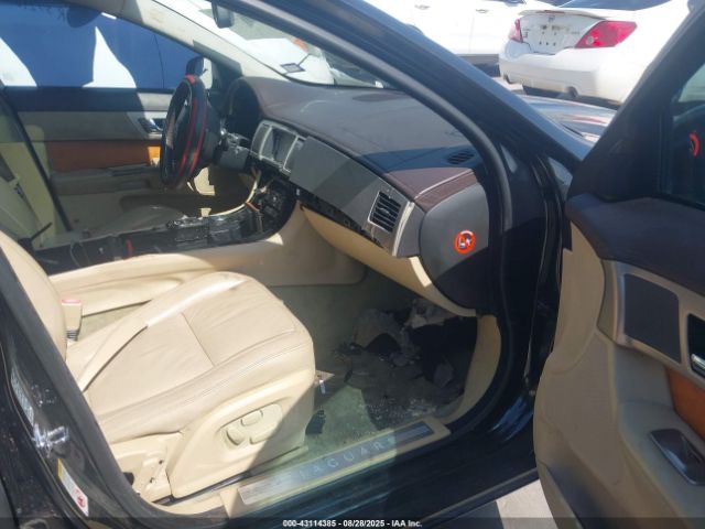 2010 JAGUAR XF SAJWA0FA2AHR57290 Photo 4