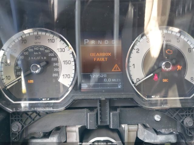 2010 JAGUAR XF SAJWA0FA2AHR57290 Photo 6