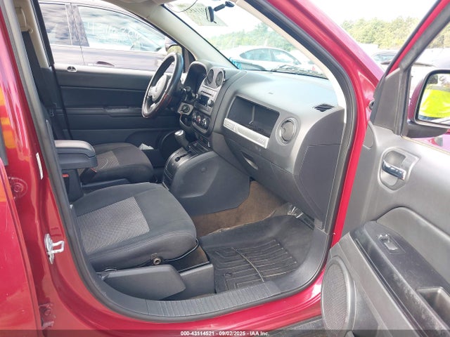 Jeep 2015 2015 1C4NJCBA3FD208918 Image 5