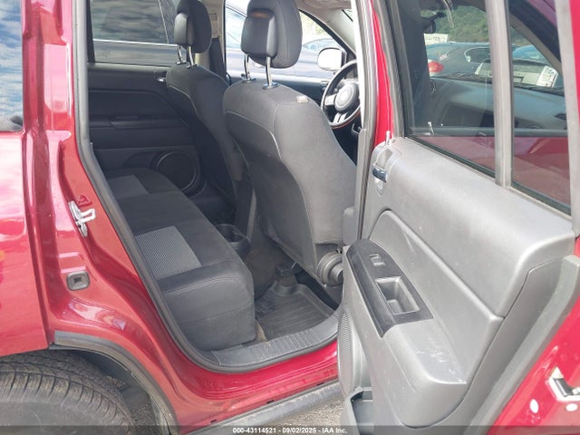 Jeep 2015 2015 1C4NJCBA3FD208918 Image 8