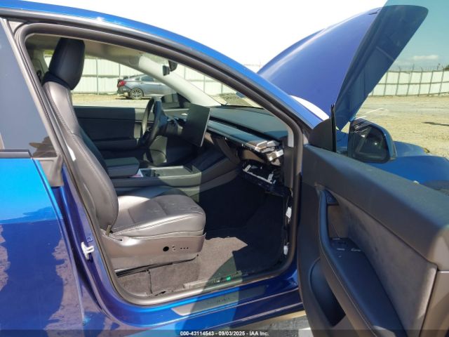 2021 TESLA MODEL Y 5YJYGDEE5MF176933 Photo 4