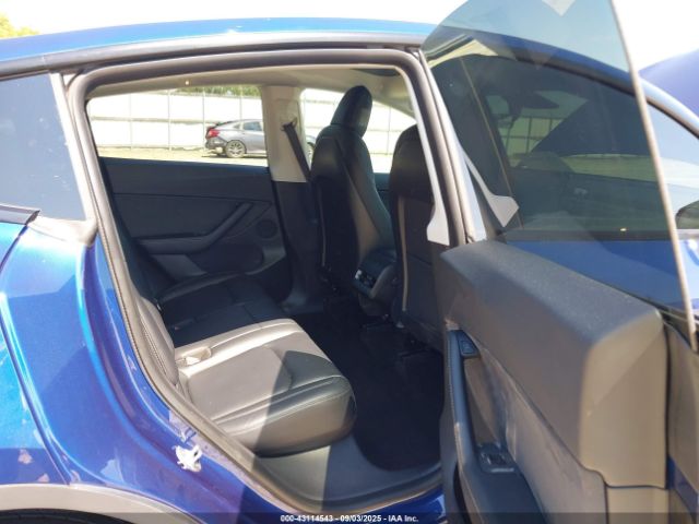 2021 TESLA MODEL Y 5YJYGDEE5MF176933 Photo 7