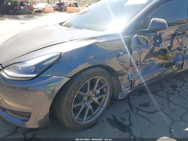 2022 TESLA MODEL 3 5YJ3E1EA4NF210499 Photo 5