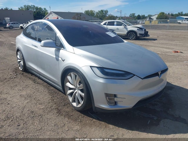 Aukcja sprzedaży 2017 Tesla Model X 100d/75d/90d, vin: 5YJXCAE2XHF048804, numer aukcji: 43114570