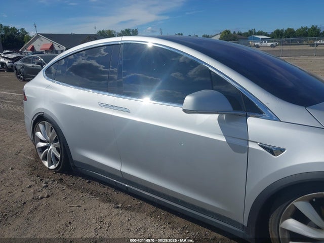 Aukcja sprzedaży 2017 Tesla Model X 100d/75d/90d, vin: 5YJXCAE2XHF048804, numer aukcji: 43114570