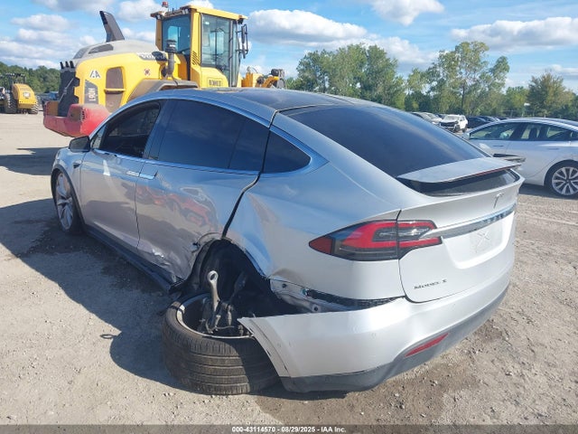 Aukcja sprzedaży 2017 Tesla Model X 100d/75d/90d, vin: 5YJXCAE2XHF048804, numer aukcji: 43114570