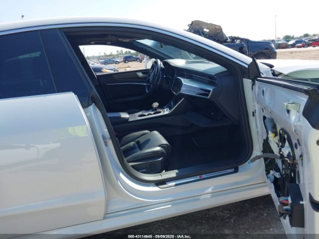 2019 AUDI A7 WAUV2AF20KN082880 Photo 4