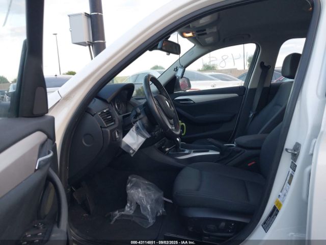 2015 BMW X1 WBAVM1C51FVW57700 Photo 4