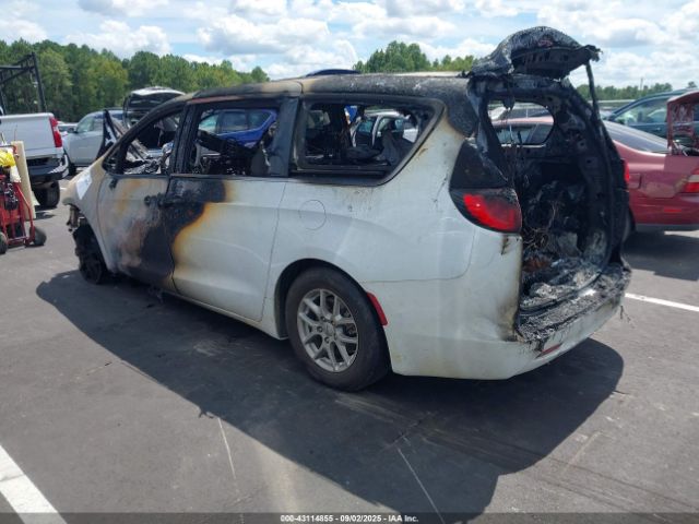 2022 CHRYSLER VOYAGER 2C4RC1CGXNR218618 Photo 2