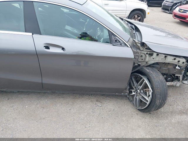 Mercedes-Benz m270 2019 WDDSJ4GB0KN723279 Image 18