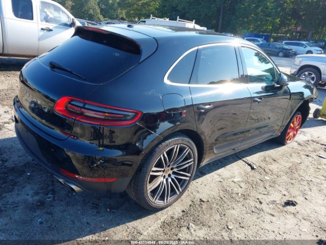 2017 PORSCHE MACAN WP1AB2A57HLB13439 Photo 3