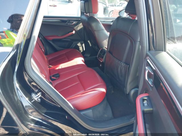 2017 PORSCHE MACAN WP1AB2A57HLB13439 Photo 7