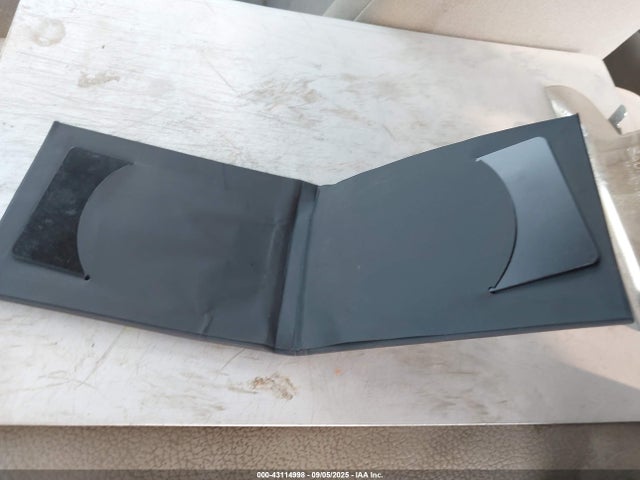 2026 TESLA MODEL Y 7SAYGDEEXTF372318 Photo 10