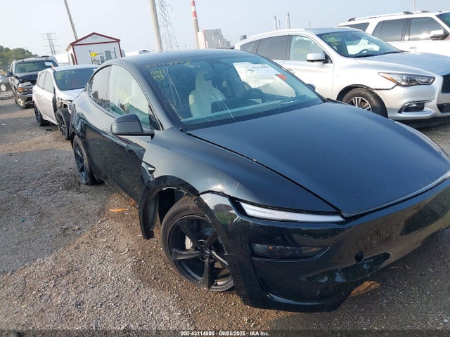 2026 TESLA MODEL Y 7SAYGDEEXTF372318 Photo 5