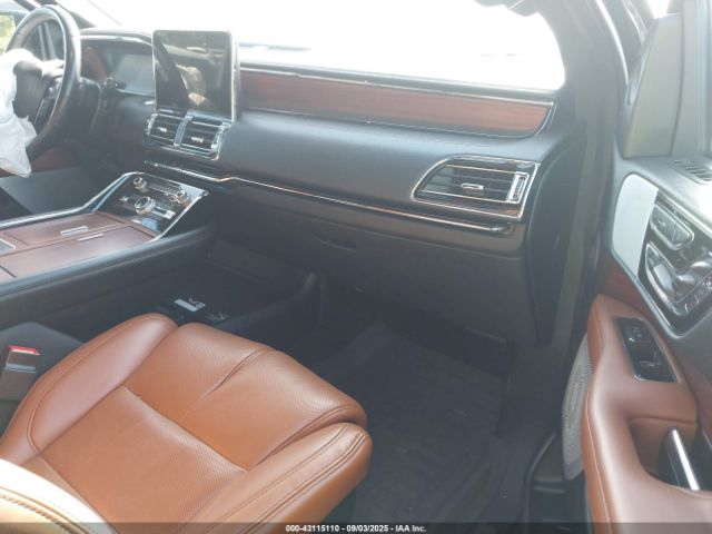 2021 LINCOLN NAVIGATOR 5LMJJ3LTXMEL11283 Photo 4