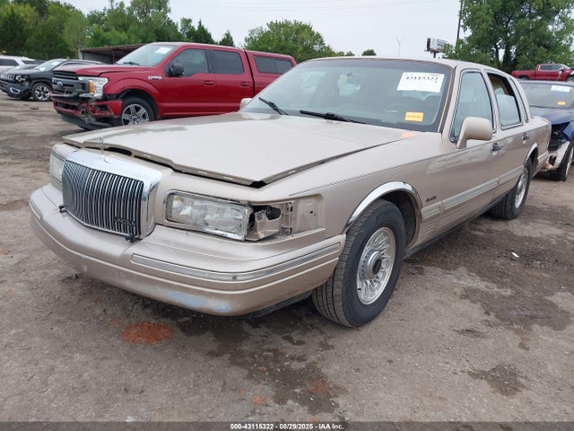 43115322 :رقم المزاد ، 1LNLM81W2VY728233 vin ، 1997 Lincoln Town Car Executive مزاد بيع
