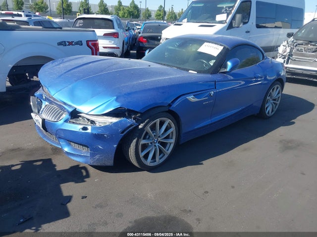 BMW Z4 2016 WBALM7C52G5B60282 Image 2