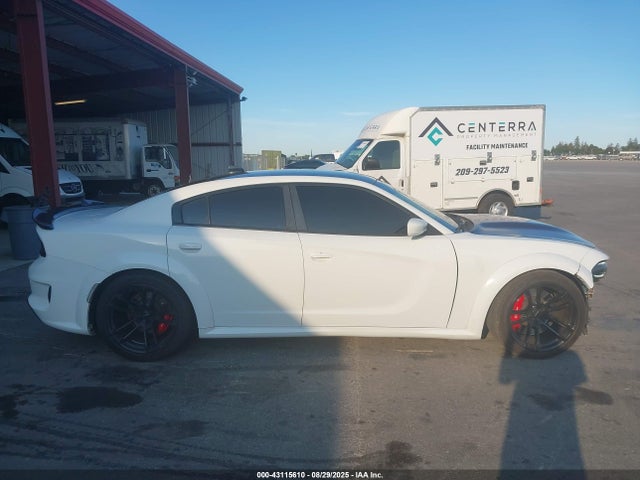 2C3CDXGJ7JH210671 Dodge 2018