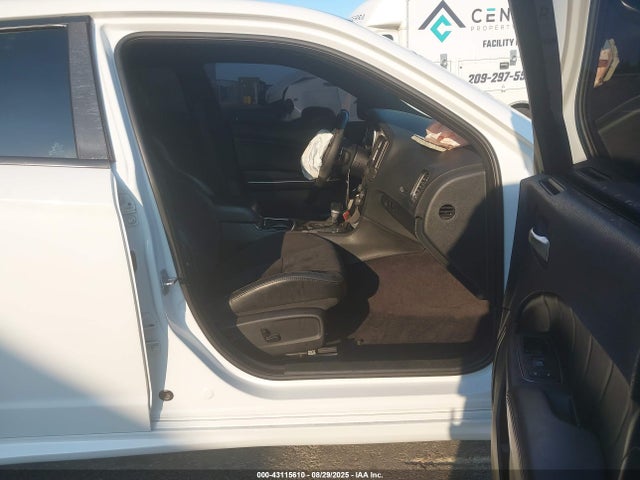 2C3CDXGJ7JH210671 Dodge 2018
