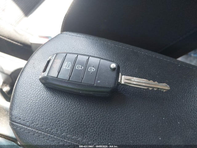 KNAFK5A83H5706087 KIA gdi nu