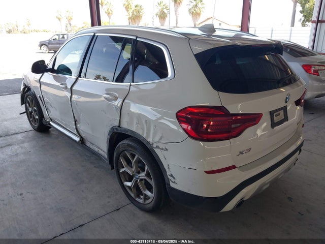 BMW X3 2021 5UXTY5C0XM9E83207 Image 3