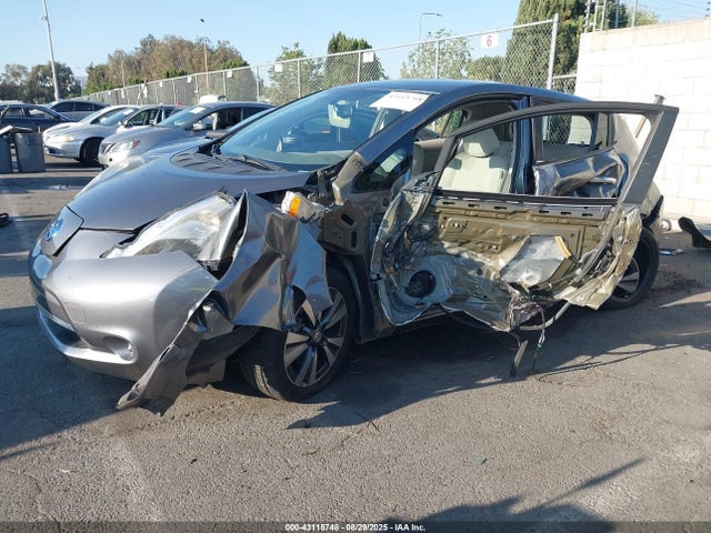 1N4AZ0CP8FC321221 Nissan Leaf