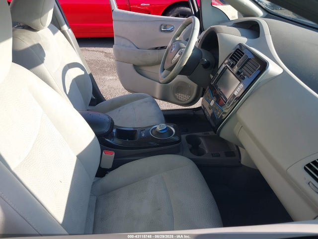 1N4AZ0CP8FC321221 Nissan Leaf