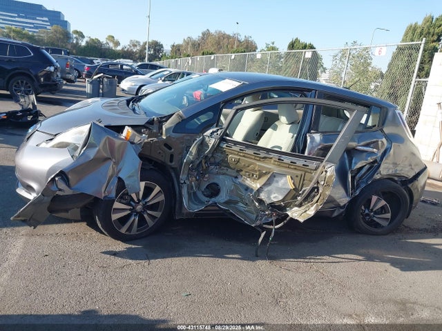 1N4AZ0CP8FC321221 Nissan Leaf