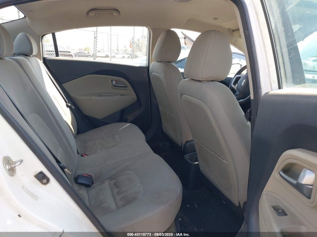 KIA gamma 2016 KNADM4A31G6574813 Image 8